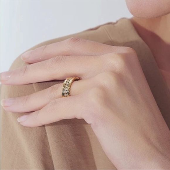 New 18k Gold Plated Royal Crown CZ Stackable Ring Set - Picture 9 of 14